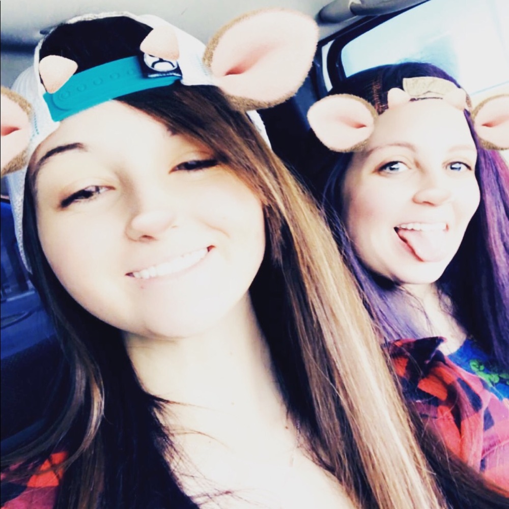 Meet your Posher, Kayla